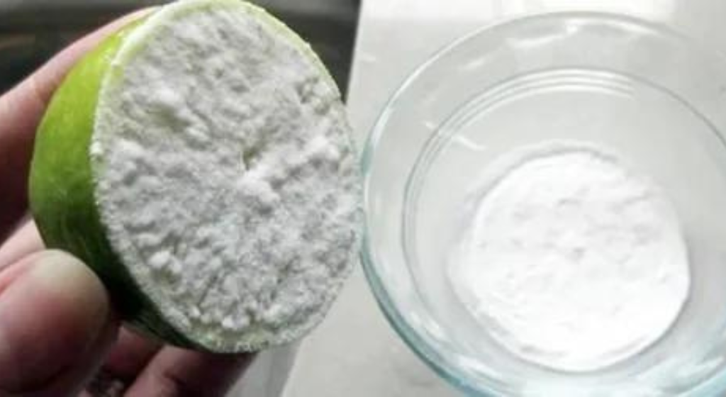 It’s no joke, I dipped half a lemon in baking soda – and what happened next was amazing